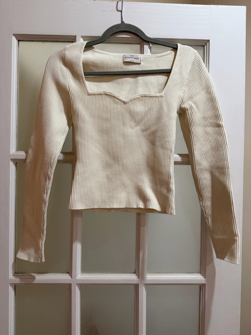 Aritzia Sculpt Knit Sweetheart Long Sleeve Top